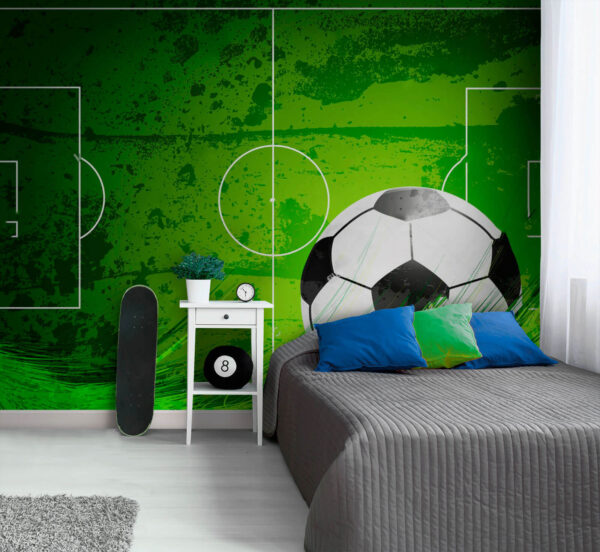 Minge de fotbal pe un teren verde Minge de fotbal pe un teren verde