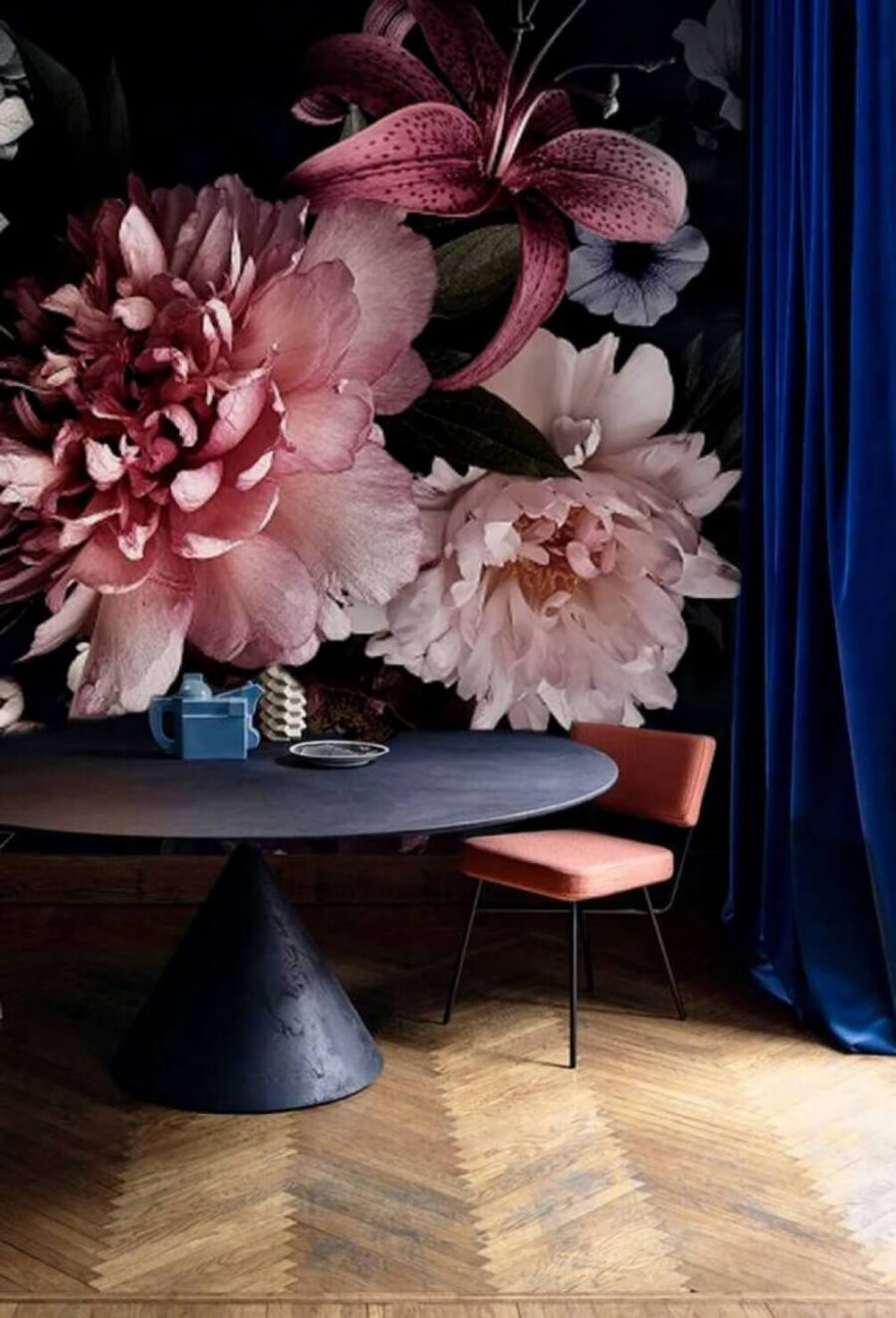 Aranjament elegant de flori întunecate