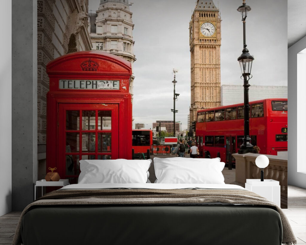 u55730pib84 1024x819 - Cabină telefonică roșie într-un oraș - tegory