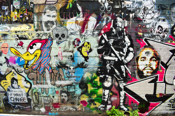 Zid cu graffiti pe el Zid cu graffiti pe el