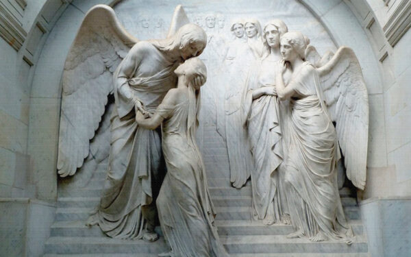 Statuia unui bărbat care sărută o femeie u16079p 600x375 - Statuia unui bărbat care sărută o femeie - tegory