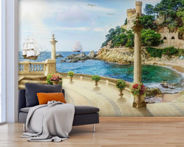 Balcon cu coloane și flori pe malul oceanului Balcon cu coloane și flori pe malul oceanului