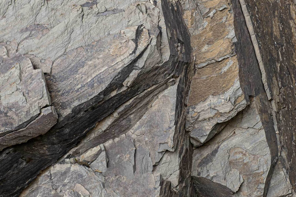 Modele naturale în formațiuni stâncoase stratificate Modele naturale în formațiuni stâncoase stratificate