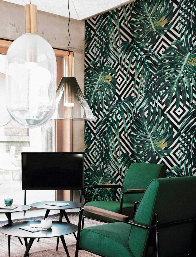 u79688pig1 780x1024 - Model de frunze pe un fundal alb și negru - tegory