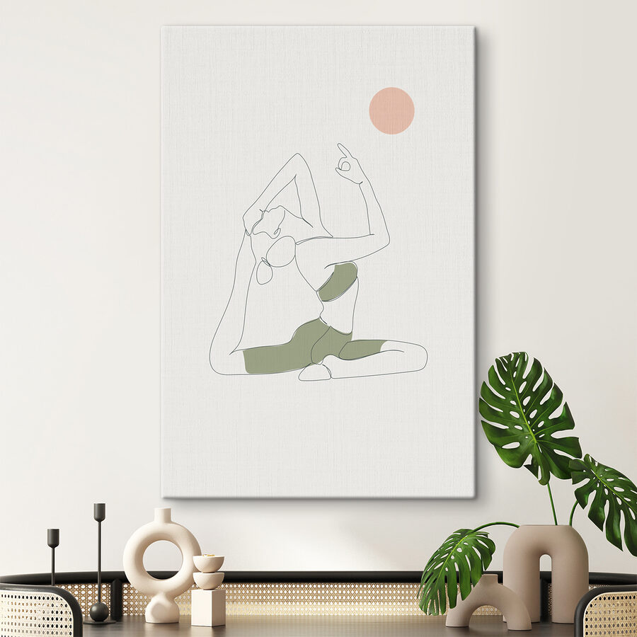 O femeie care face yoga
