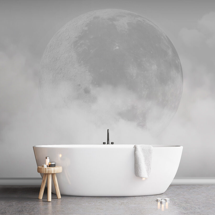 O lună în nori