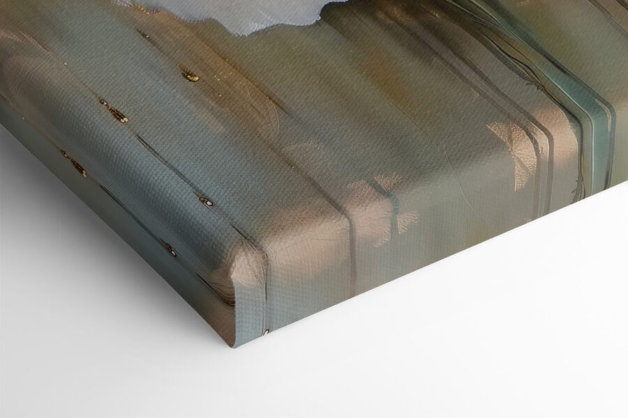 Petale elegante cu accente metalice