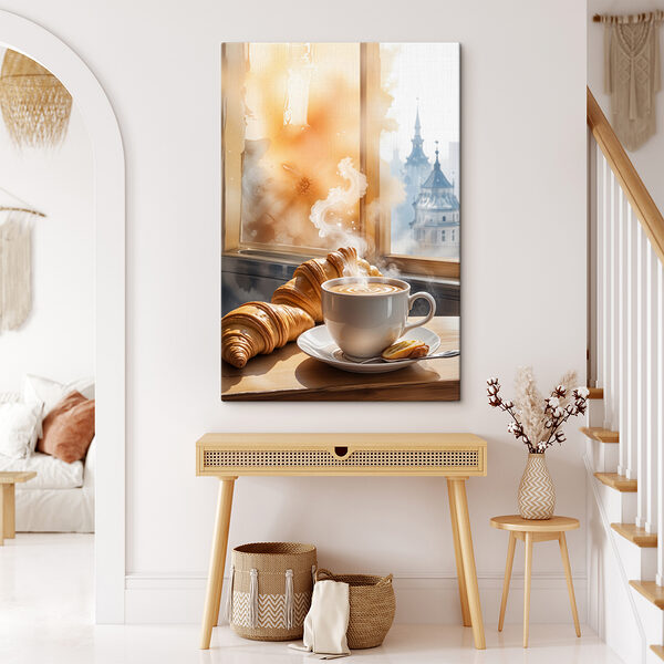 Ceașcă de cafea și croissante pe o masă Ceașcă de cafea și croissante pe o masă