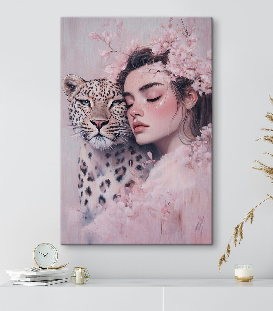 Femeie cu un ghepard