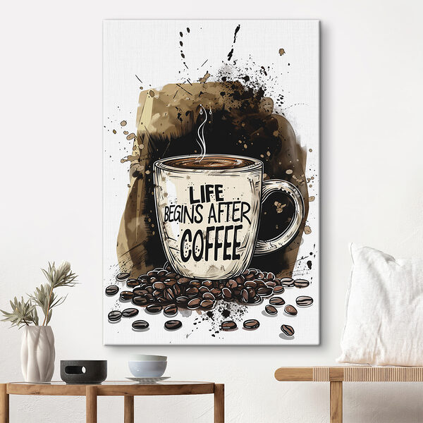 Cană de cafea cu un lichid aburit în ea Cană de cafea cu un lichid aburit în ea