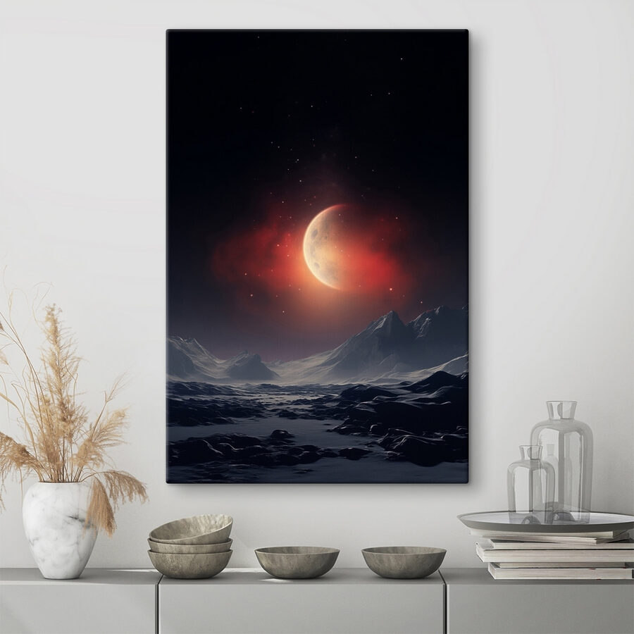 Luna pe cer deasupra munților