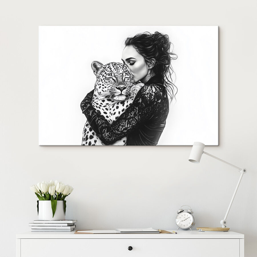 Femeie îmbrățișând un leopard