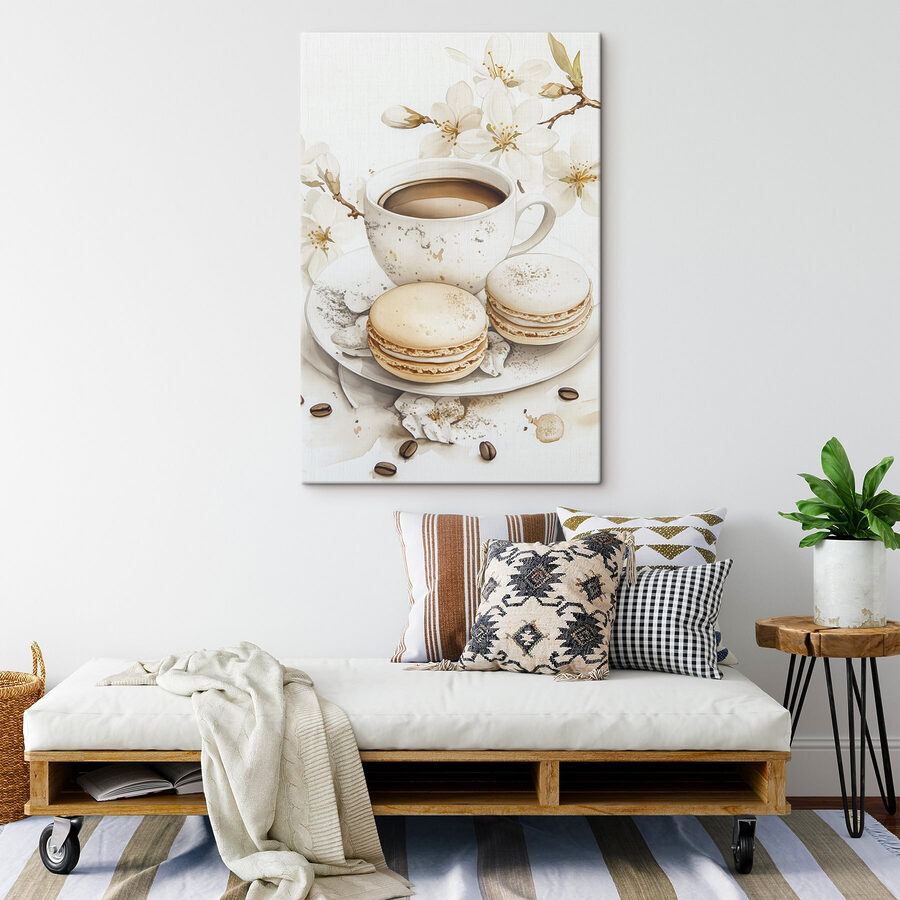 Ceașcă de cafea și prăjituri pe o farfurie Ceașcă de cafea și prăjituri pe o farfurie