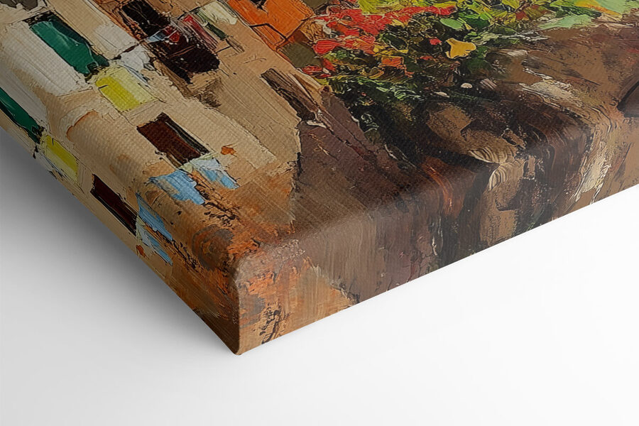 Pictura unui oraș colorat pe o stâncă lângă apă