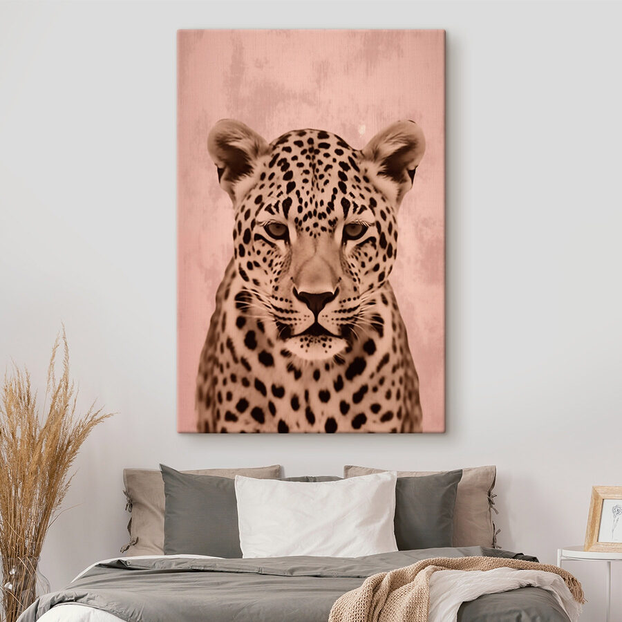 Leopard maiestuos în tonuri moi.