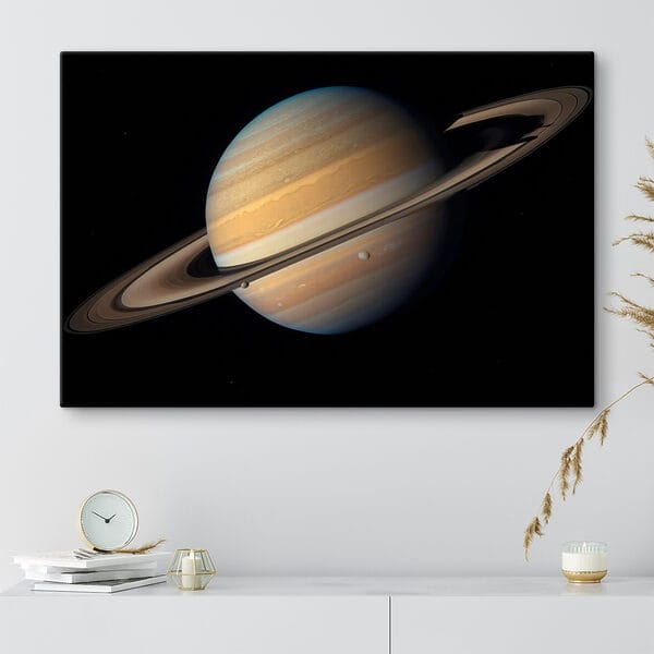Planetă cu inele în jurul ei Planetă cu inele în jurul ei