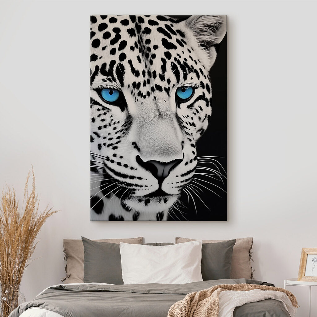 Striking beauty in black and white Striking beauty in black and white