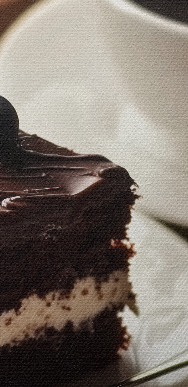 O felie de tort și o ceașcă de cafea O felie de tort și o ceașcă de cafea