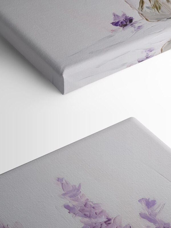 Pictura de flori violet într-o vază de sticlă Pictura de flori violet într-o vază de sticlă