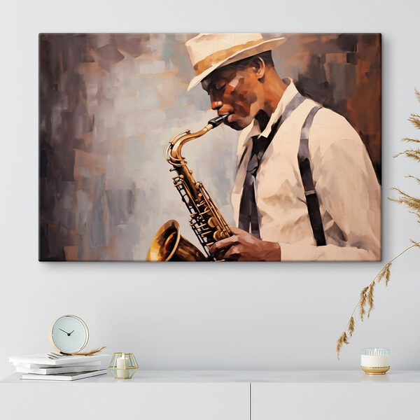 Bărbat care cântă la saxofon Bărbat care cântă la saxofon