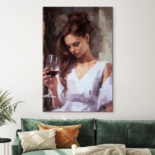 Femeie care ține un pahar de vin Femeie care ține un pahar de vin
