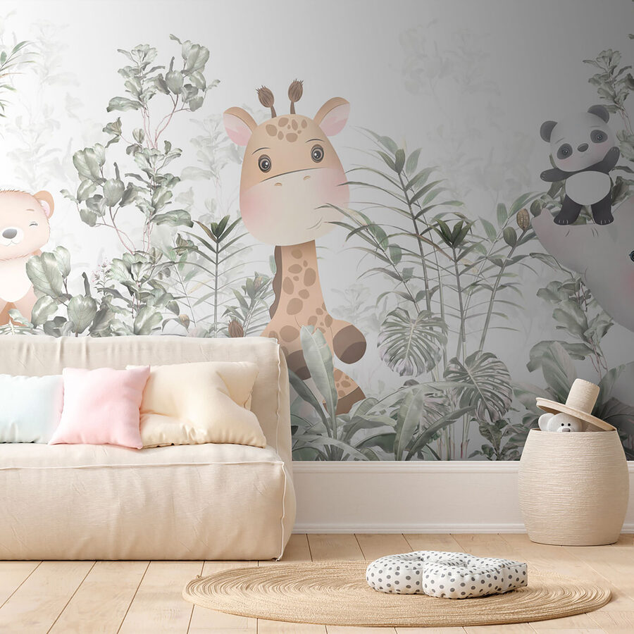 Girafă și panda într-o pădure