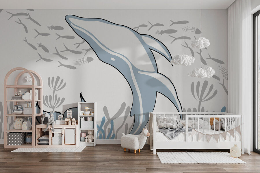Delfin înotând în ocean Delfin înotând în ocean