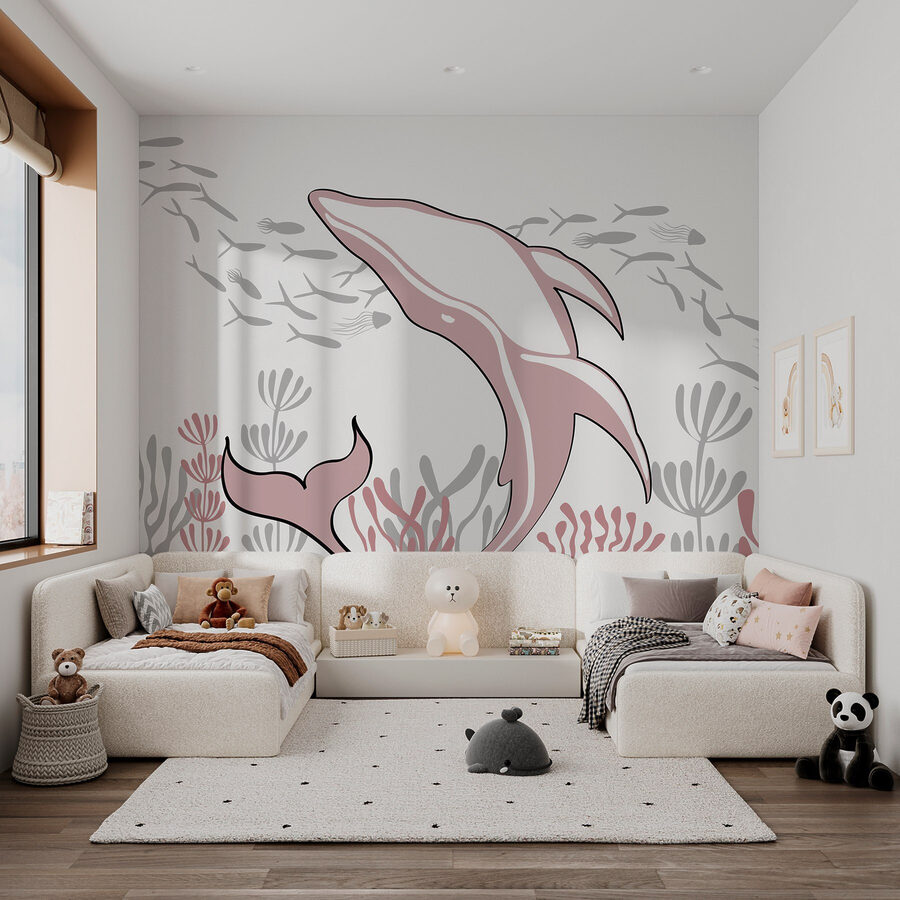 Delfin înotând în ocean