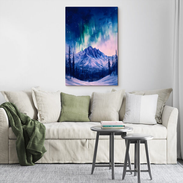 Pictura unui munte cu copaci și aurora boreală Pictura unui munte cu copaci și aurora boreală