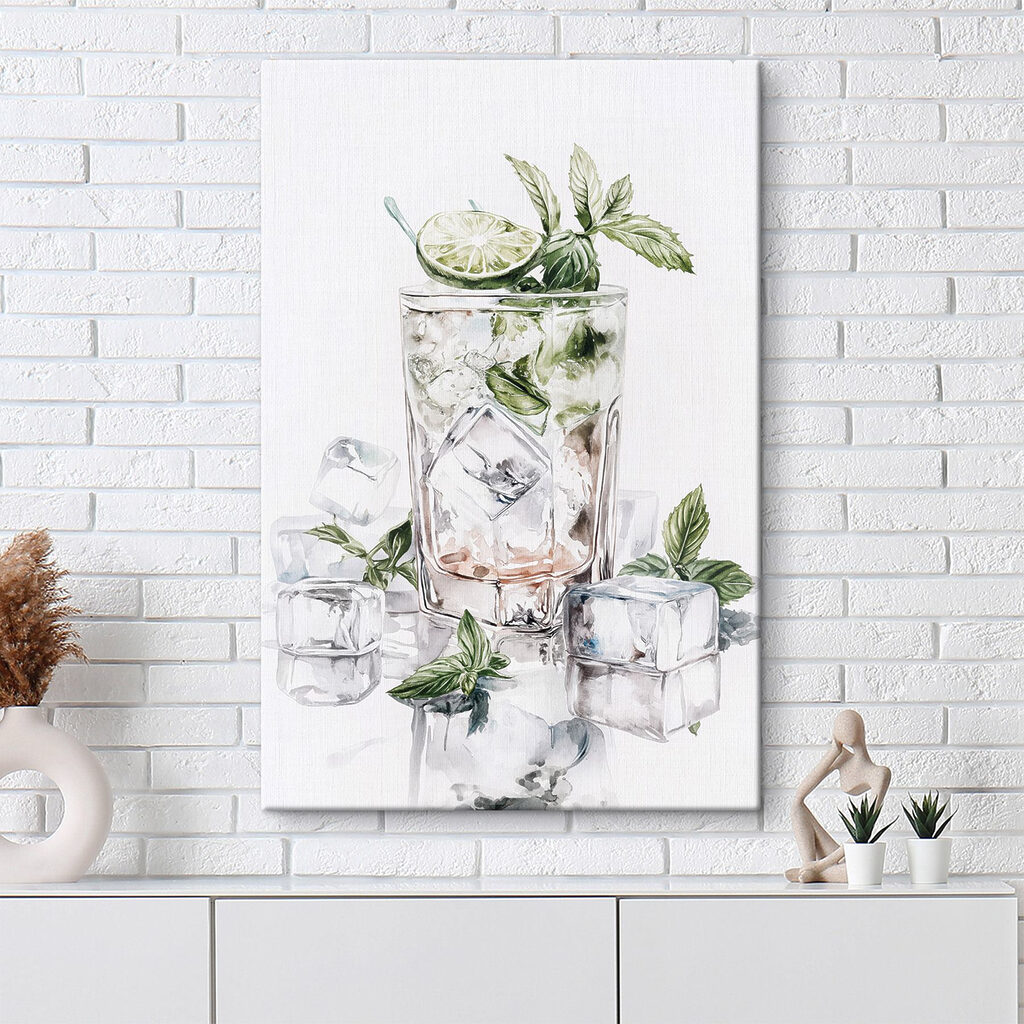 Glass with ice and lime on top