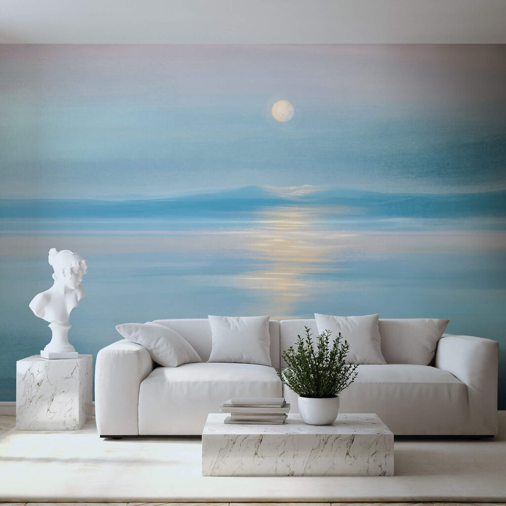 Luna deasupra unui corp de apă