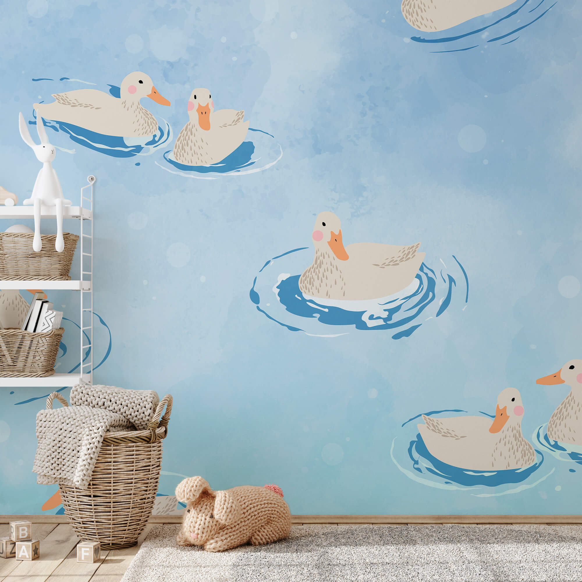 Grup de rațe care înoată în apă