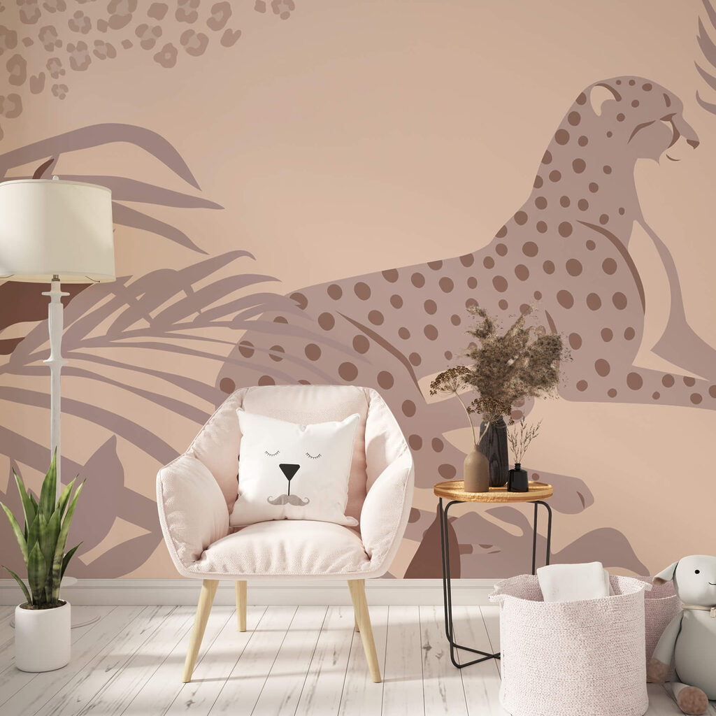 Cheetah culcat cu plante Cheetah culcat cu plante