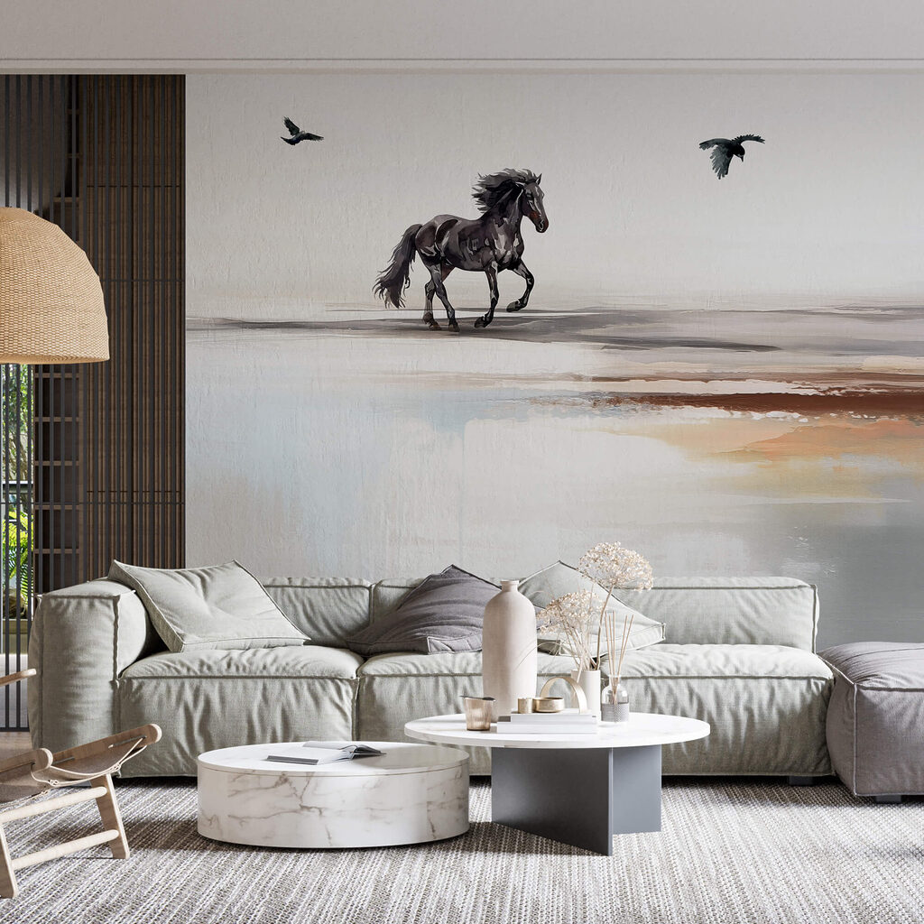 Pictura unui cal care aleargă pe o plajă cu păsări care zboară