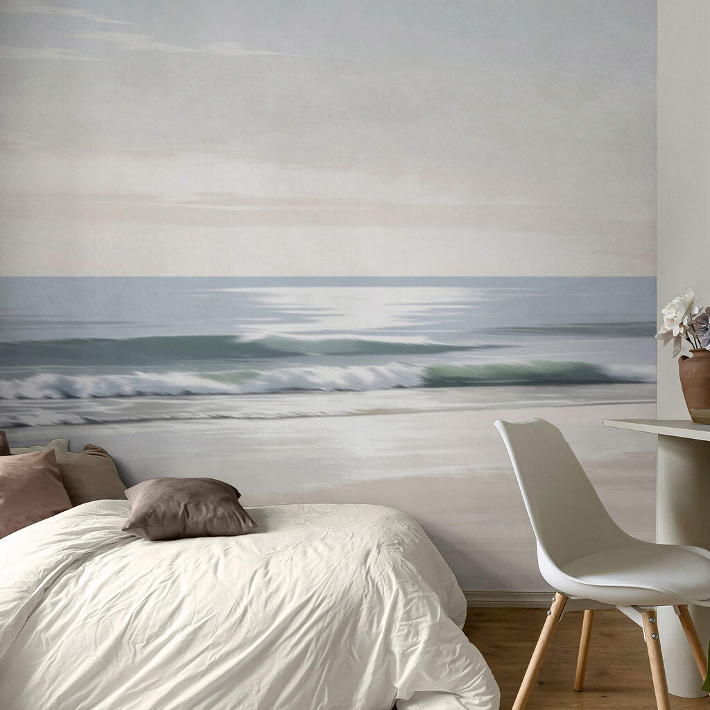 Plajă cu valuri și nisip