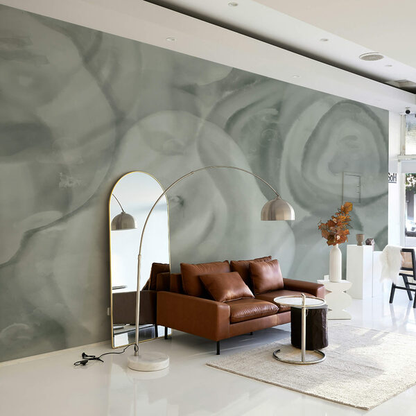 Forme moi, învolburate, în tonuri delicate