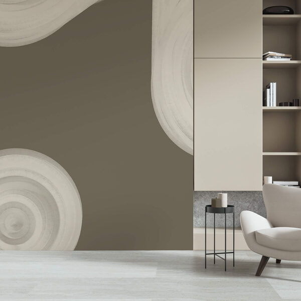 Obiect alb învolburat pe fond maro Obiect alb învolburat pe fond maro