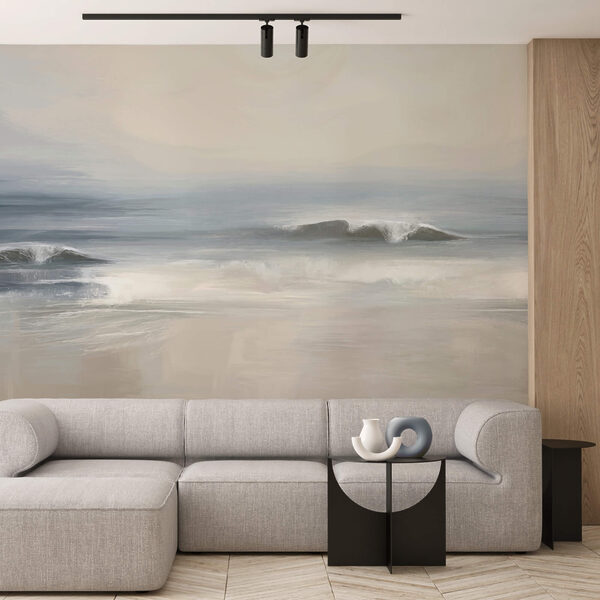 Valuri care se sparg pe plajă