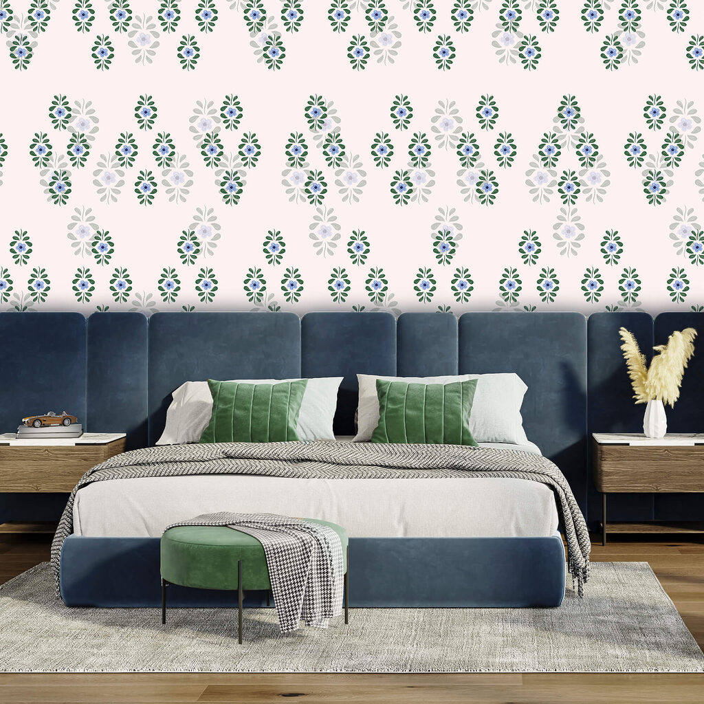 Model cu flori albastre