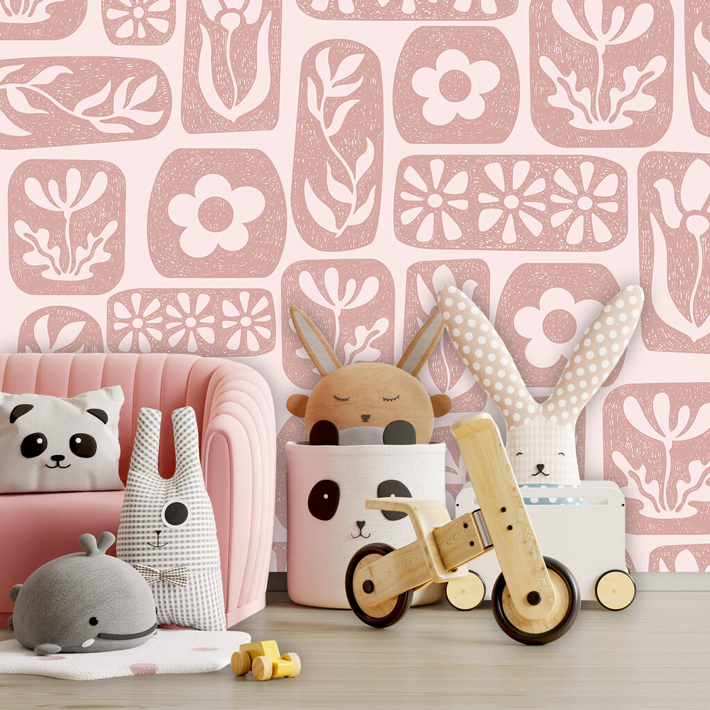 Model cu flori și frunze