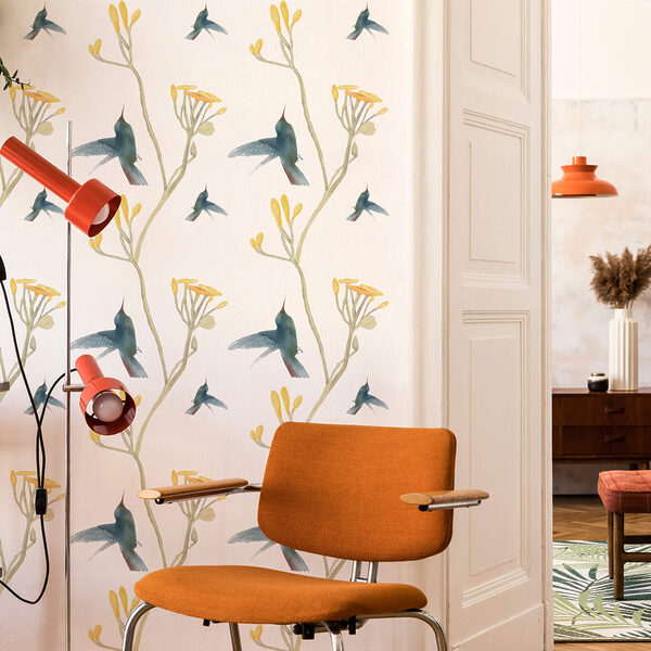 Model cu păsări și flori