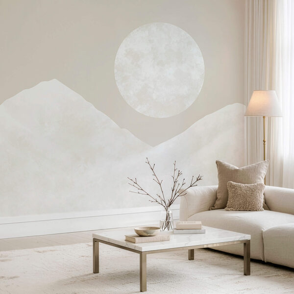 Luna deasupra unui munte