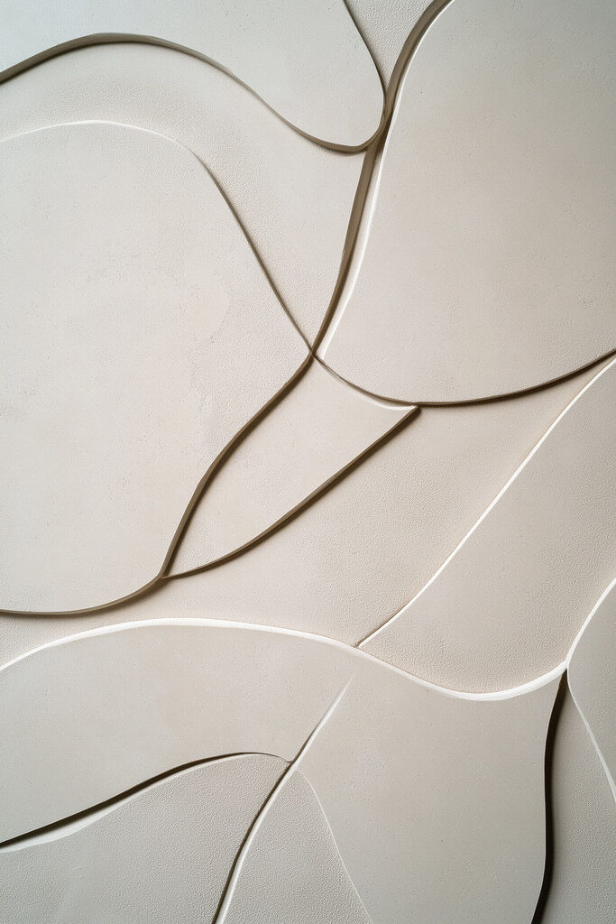 Flowing curves in soft tones Flowing curves in soft tones