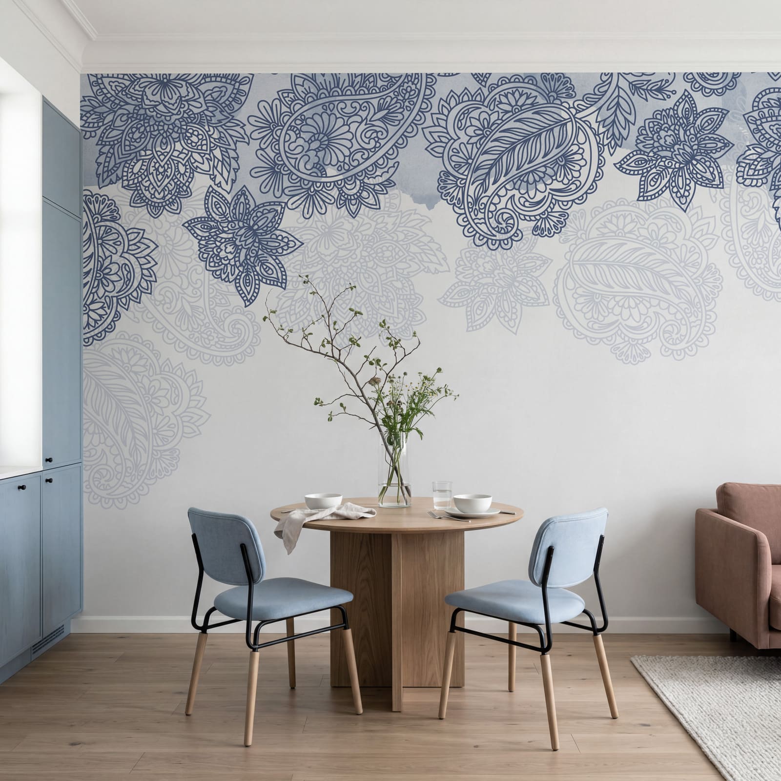 Bordură florală albastră și albă